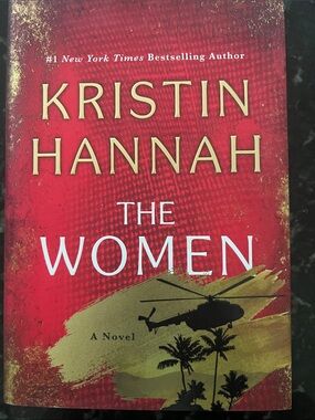 Kristin Hannah — The Women (Red & Gold Cover)